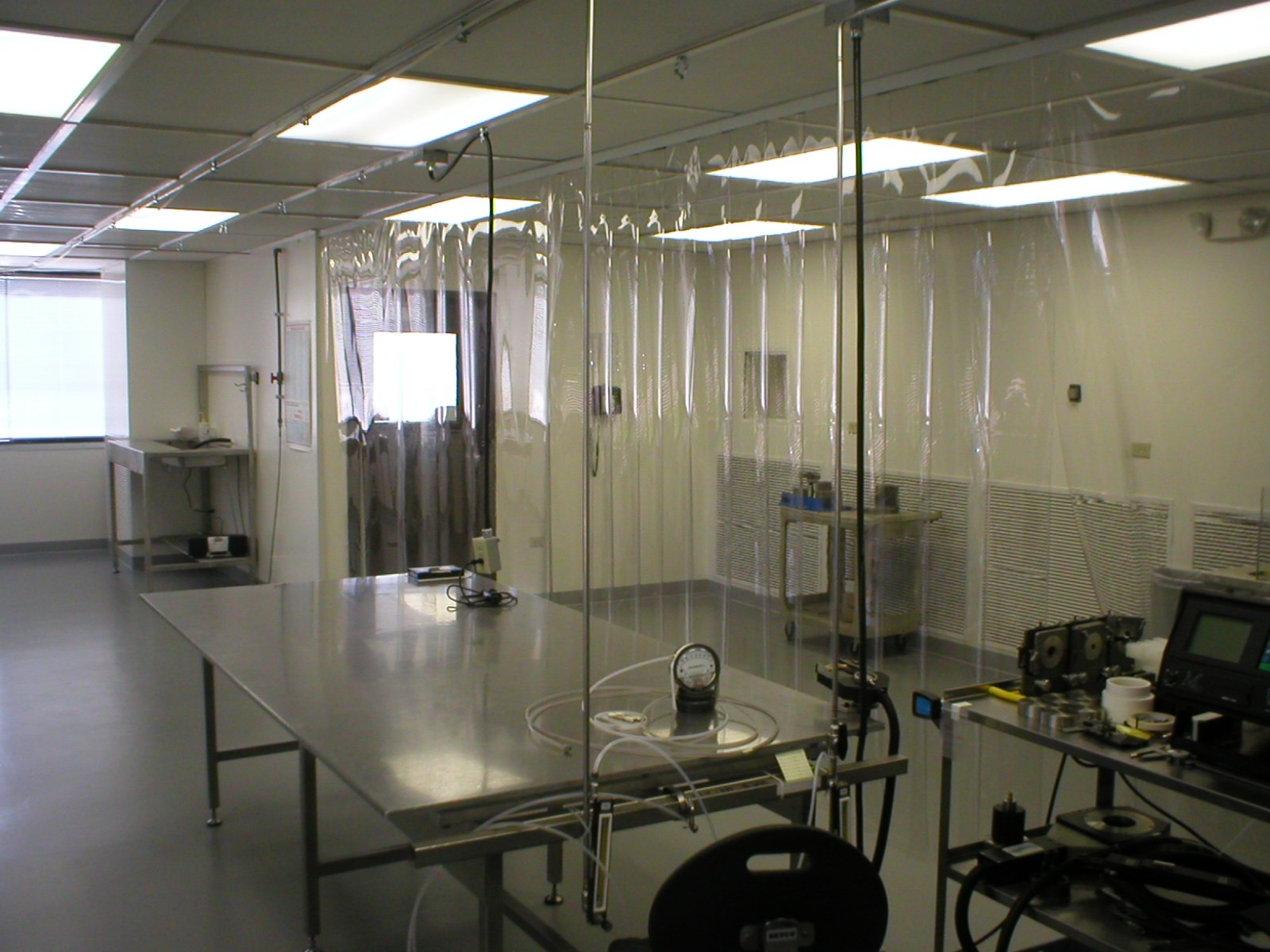 Class 100 Clean Room Right
